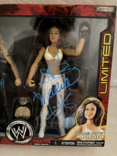 Beth Phoenix & Maria SIGNED AUTOGRAPH JAKKS WWE Divas Action Figure - G - Picture 3 of 8
