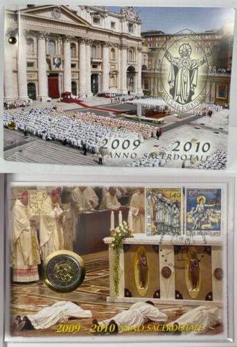 Vaticano 2 euros 2010 carta numis en carpeta - Año príster - Papa Benedicto XVI [910 - Imagen 1 de 3