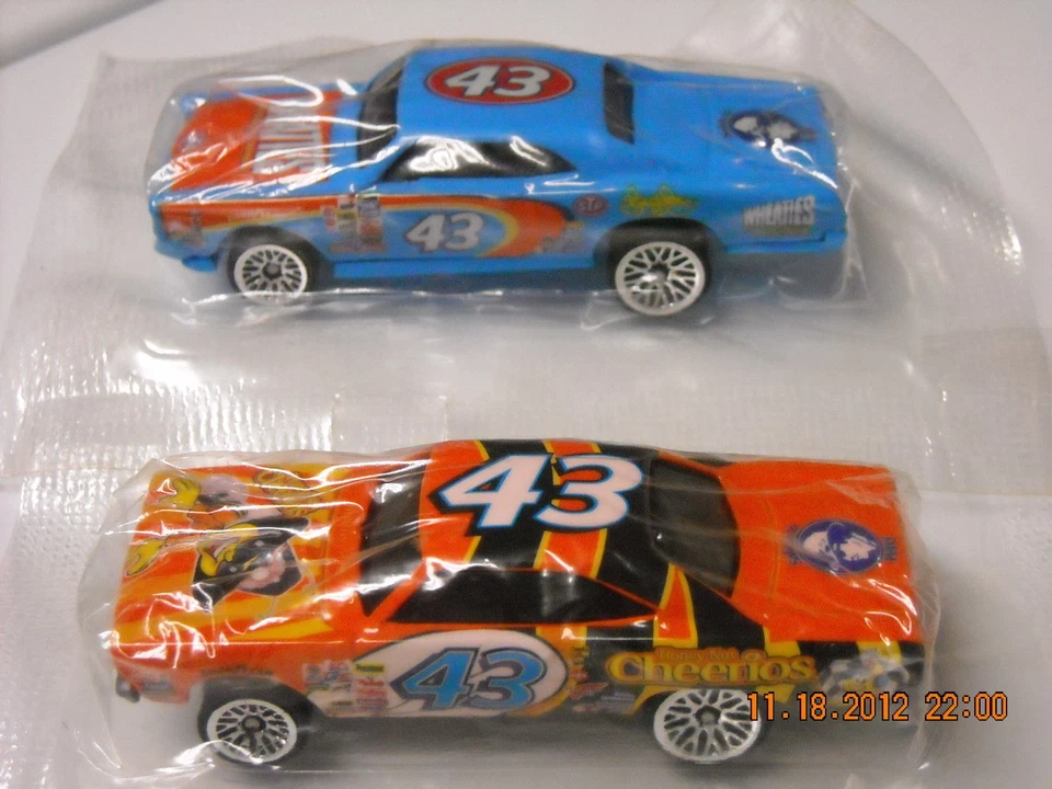 Richard Petty Hot Wheels Cereal Prizes Cheerios Lucky Charms Wheeties Sellado F1  Foto 3 de 4