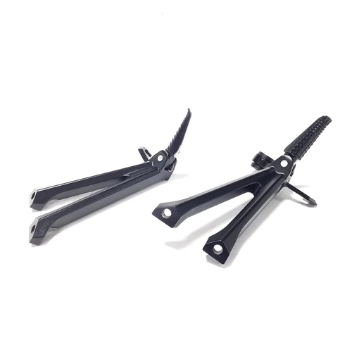 2024 11-24 SUZUKI GSXR600 GSXR750 OEM JUEGO DE CLAVIJAS DE PASAJERO TRASERO PAR - Imagen 6 de 16