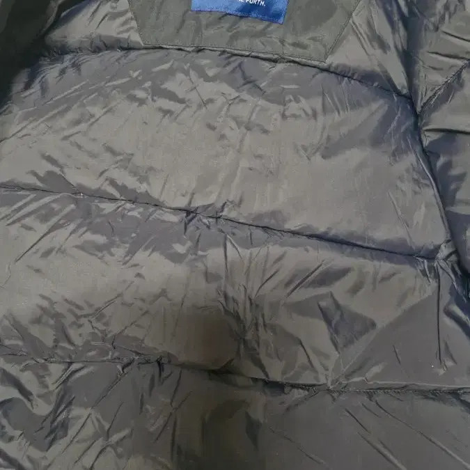 Discovery Goose Down Padding Jacket, Light & Warm… - image 3