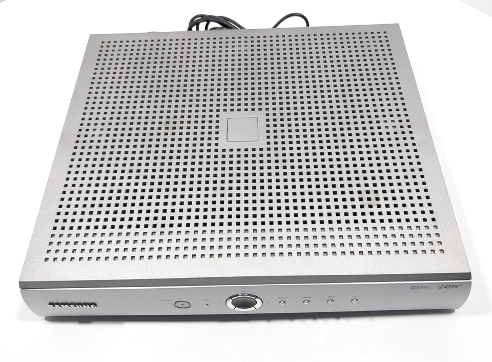 Samsung SIR-T351 OTA Digital TV Set-Top Box/ATSC HDTV Tuner with Remote & Manual - Image 2 of 4