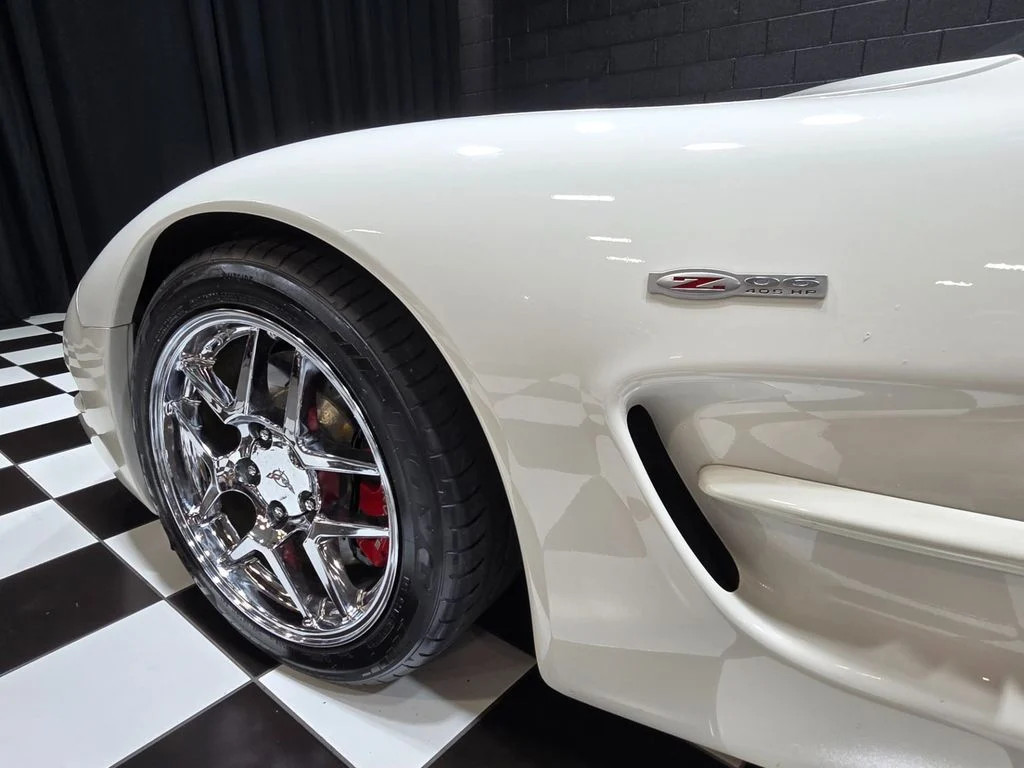 2001 White Chevrolet Corvette   | C5 Corvette Photo 7
