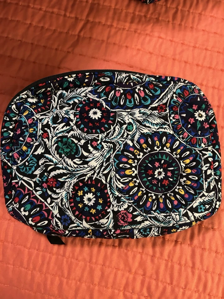 Vera Bradley Tote, Purse, Wallet, & Cord Organizer - Image 2 of 4