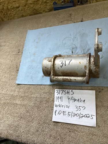 1991 Yamaha Warrior 350 Rear Axle Bearing Carrier 317 - Picture 8 of 9