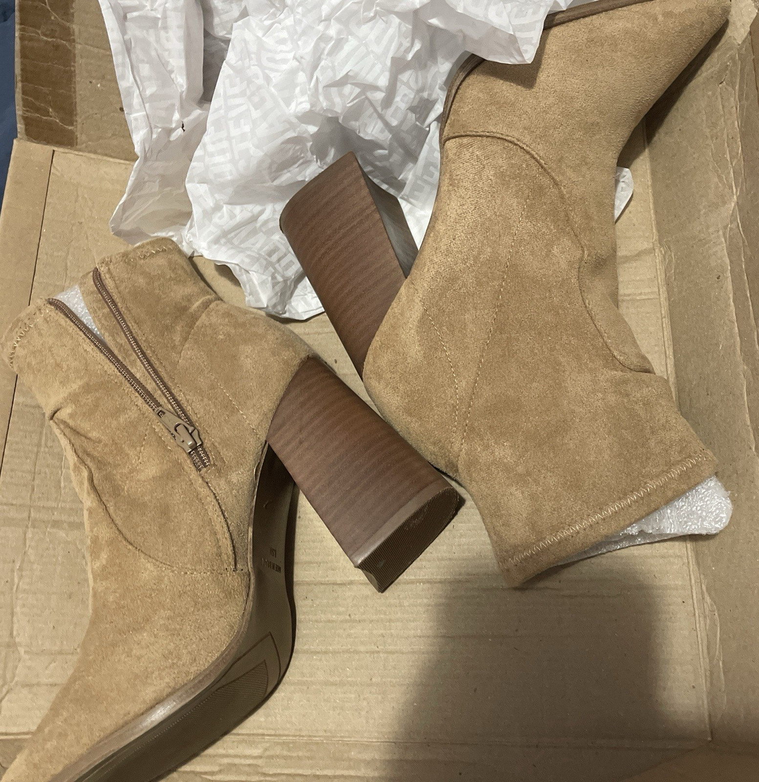 Steve Madden Beige Suede Ankle Bootie Zip Block Heel Pointed Toe Women's 8.5