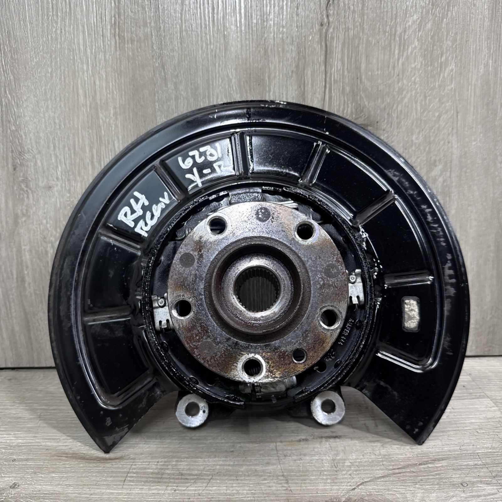 ✅ 2014-17 Maserati Quattroporte Rear Right Side Spindle Knuckle Hub Bearing OEM