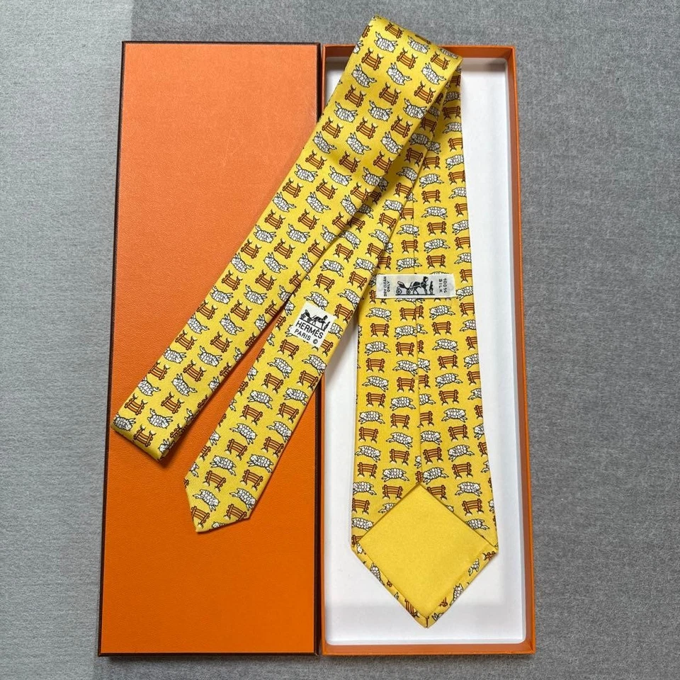 Corbata HERMES Amarillo Naranja Blanco Oveja Patrón H 100% Seda Francia Sin Caja Como Nueva Foto 2 de 4