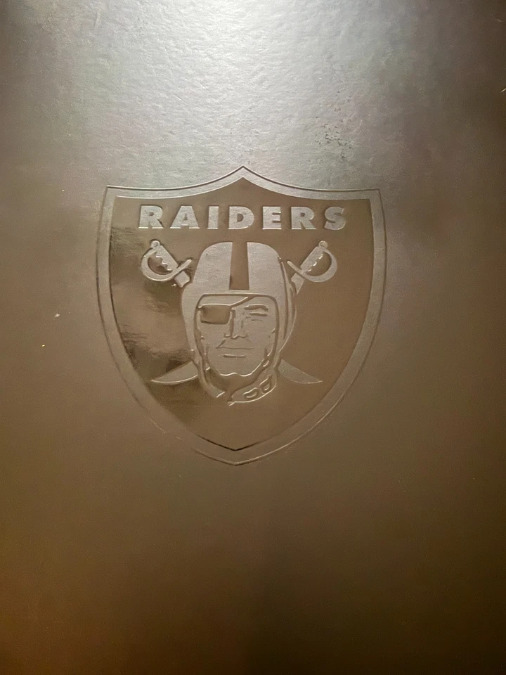 Boleto de temporada 2023 Las Vegas Raiders titular de miembro caja de regalo patio 4 boletos Foto 4 de 4