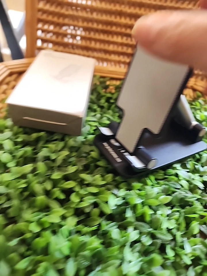 Adjustable Desktop Phone Stand HF-07 Perfect Promotions & More New In Box - Image 3 of 4