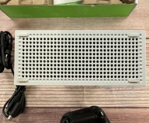 X Box Series S 512GB mit Controller & Kabeln funktioniert einwandfrei signierte Box Connor TV - Bild 5 von 16
