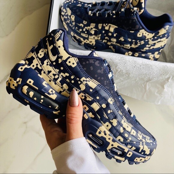 nike air max invigor trainers junior boys