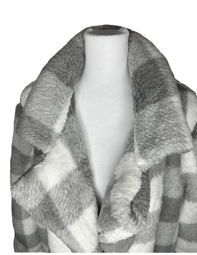 Extra Large Gray Long STEVE MADDEN COAT With Clasps Closure. White Plaid - Picture 3 of 13