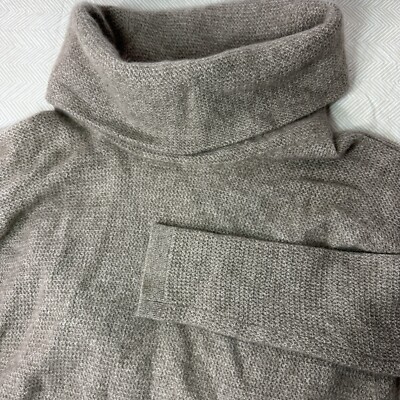 Saks Fifth Avenue Women's Medium Tan Turtleneck Neck 100% Cashmere Sweater