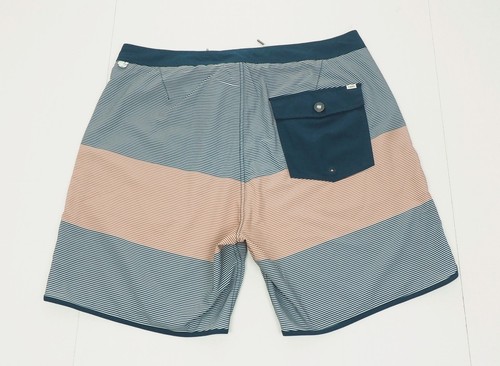 Vuori Cruise Board Shorts Mens 36 Blue Striped Stretch Surf Swim Beach Swimsuit - Picture 3 of 5