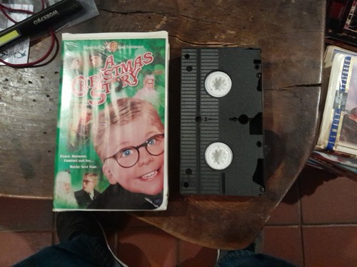 A Christmas Story VHS, 1999, Clamshell Movie Warner Brothers - Picture 7 of 10