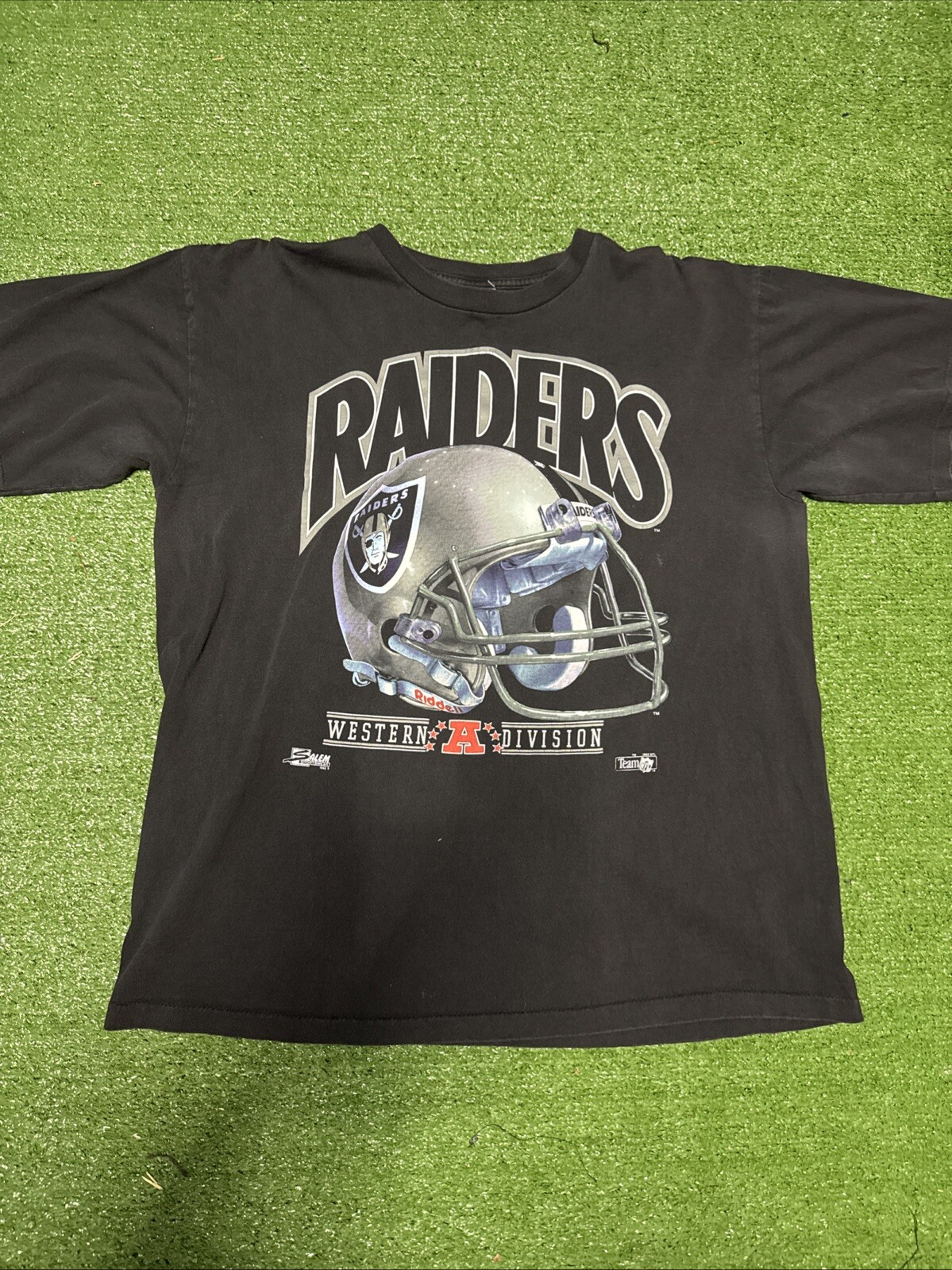 Vintage Oakland Raiders NFL Salem Sportswear 1992 BIG Helmet  T-Shirt Black XL