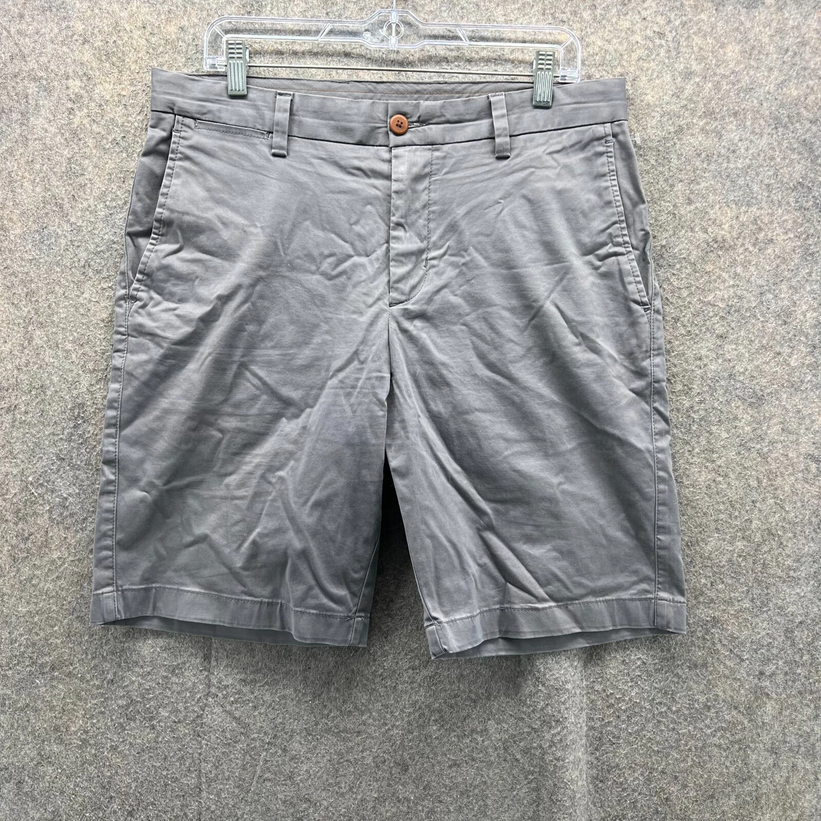 Tommy Bahama Shorts Men 33 Adult Gray Chino Flat Front Casual Cotton Outdoors
