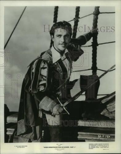 1956 Press Photo Richard Todd in Walt Disney's "When Knighthood Was in Flower" - Picture 1 of 2