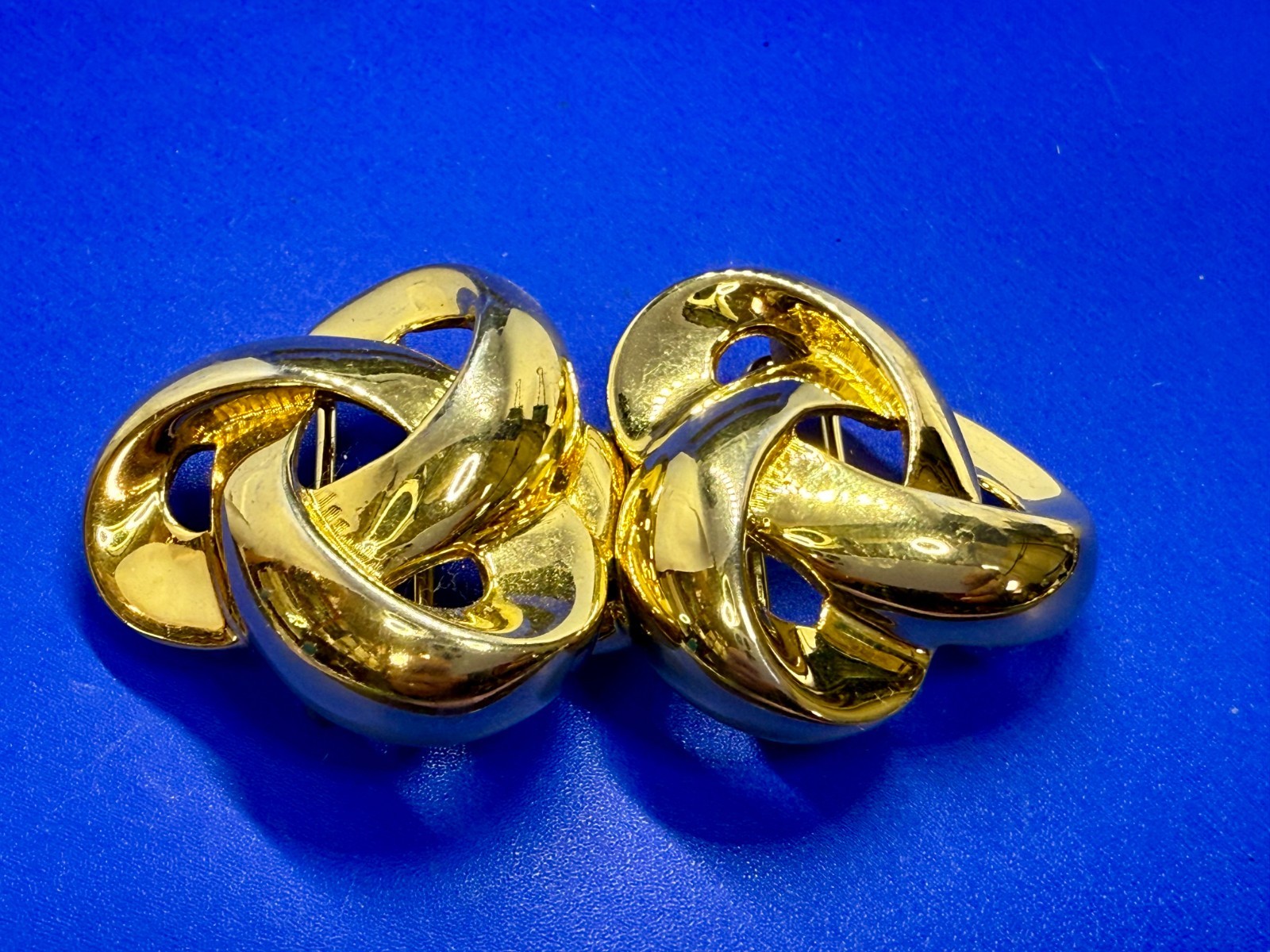 Swirl Knotted Interlocking Two Piece Vintage Gold… - image 4