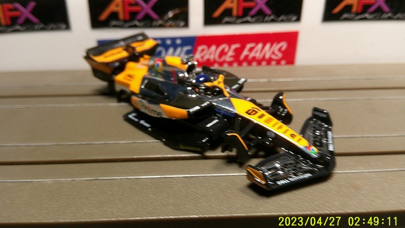 AFX RACING H.O. SCALE SLOT CAR BODY ONLY MCLAREN F1 #81 MCL38 AU YELLOW/BLACK