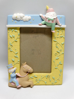 Vtg Hallmark Humpty Dumpty 3D Picture Frame 5x7 Nursery Rhyme Freestanding Decor