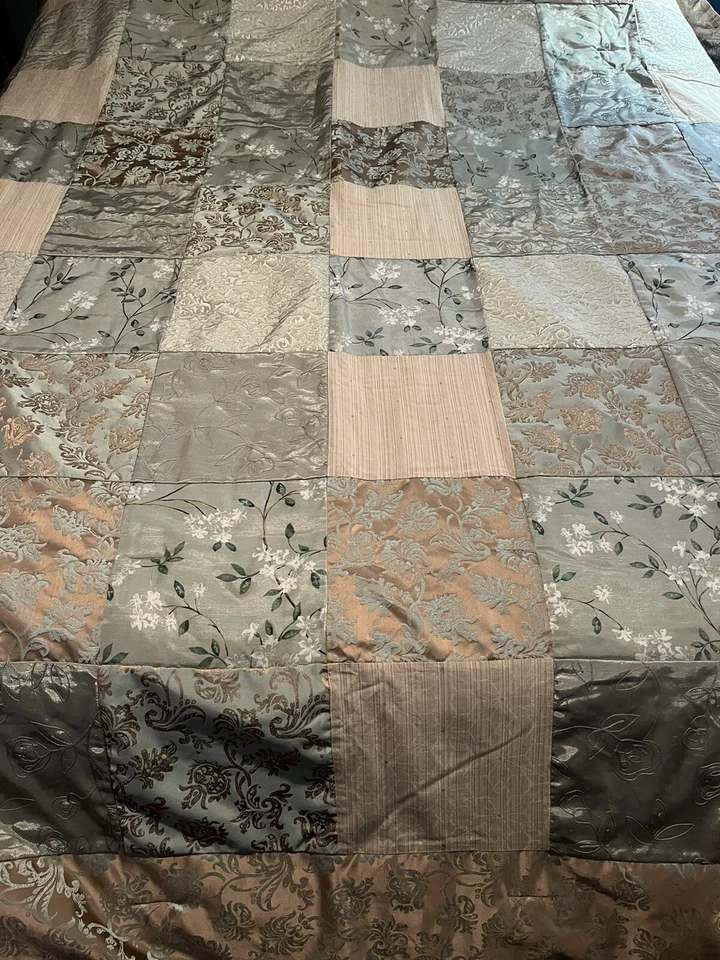 Conjunto de 4 peças CROSCILL VIVIAN QUEEN ~ 1 edredom 2 fronhas e saia de cama (Q171) - Imagem 3 de 4