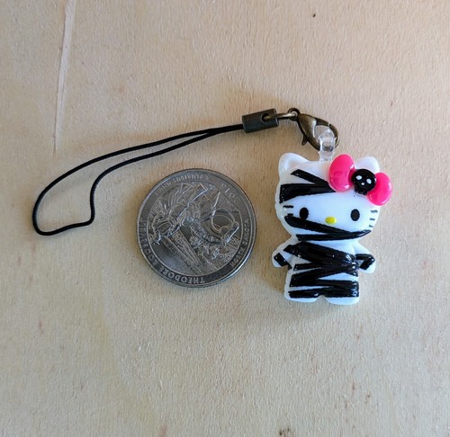 Bn resin charm phone strap lariat ornament - Hello Kitty Mummy black on white(3)