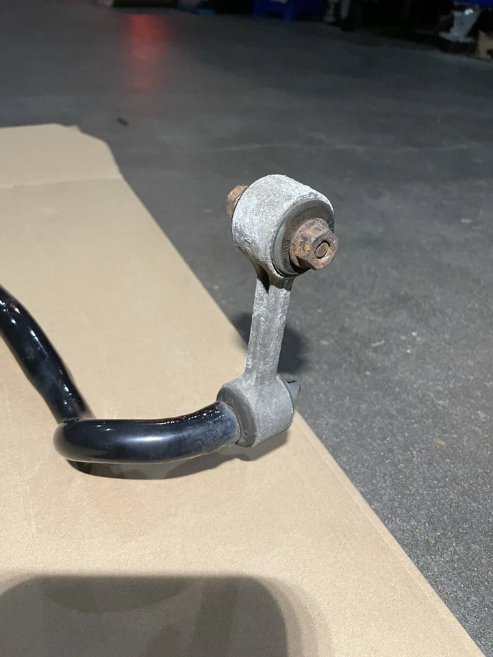 06-08 BMW E85 E85 Z4M Z4 M Rear Sway Bar OEM Used Foto 3 de 4