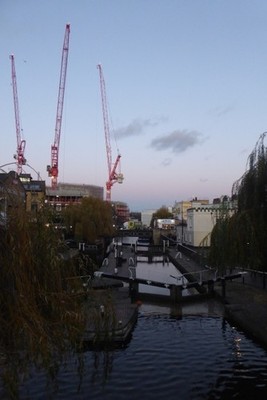 Foto 6x4 Camden Lock Camden Town Blick auf einige der Schleusen von c2017
