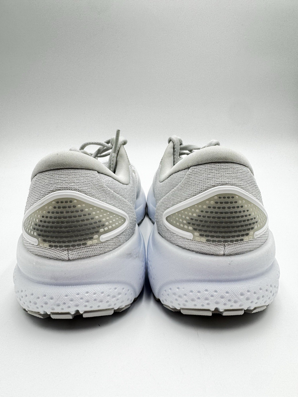 Brooks Women’s Ghost 16 Running Size 11 White|120407-1B-151|