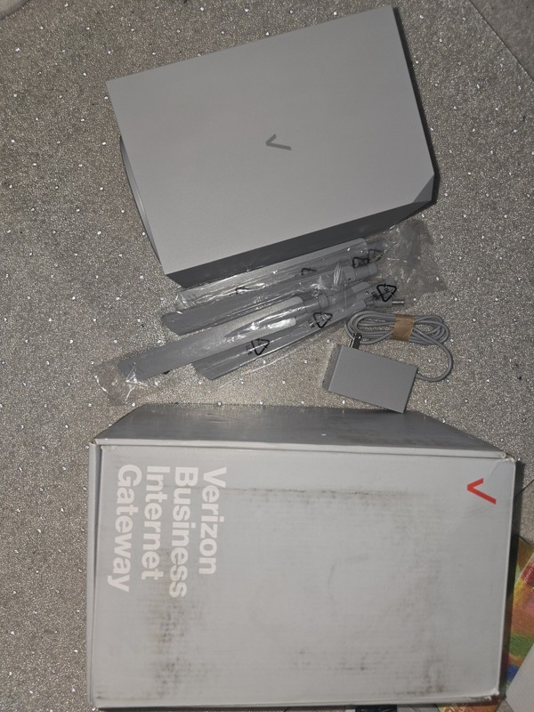 Verizon Business Internet Gateway Crown Router NCM1100E