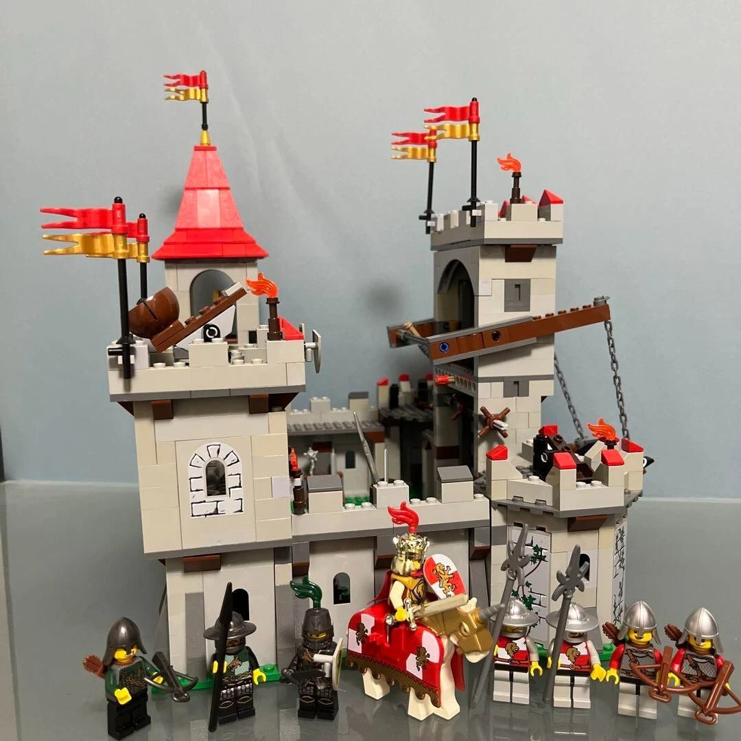 LEGO 7946 KINGDOMS KING'S CASTLE RETIRED (Damaged Box) 673419131032