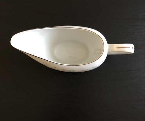 Vintage English Garden Fine China of Japan #1221 Gravy Boat Porcelain Floral - Picture 2 of 3