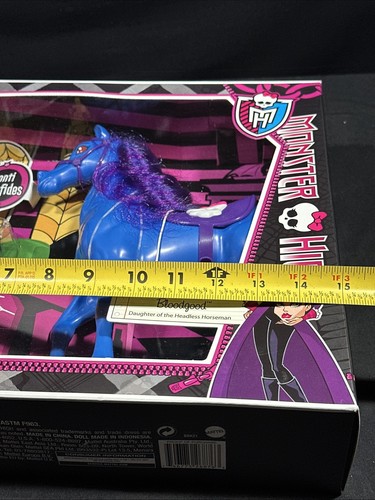Muñeca Monster High Headmistress Bloodgood sin cabeza y caballo de pesadilla - Imagen 12 de 14