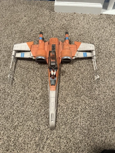 Star Wars Vintage Collection Poe Dameron X-Wing Fighter With Poe