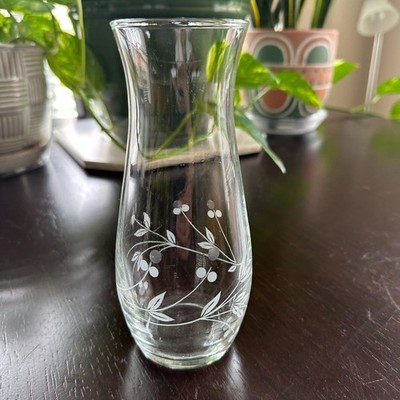 Vintage Pasabahce Floral & Berries Etched Clear Glass Vase 7'' 