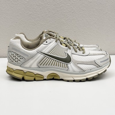 Nike Zoom Vomero Light Bone Medium Olive FV0397-001 Mens Size