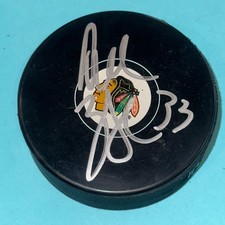 DUSTIN BYFUGLIEN Signed Chicago BLACKHAWKS Puck Beckett (BAS)
