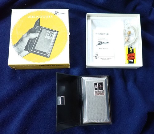 Vintage Zenith Royal 16 - R16Y3 Billfold AM Radio -  orig box, nice, works great