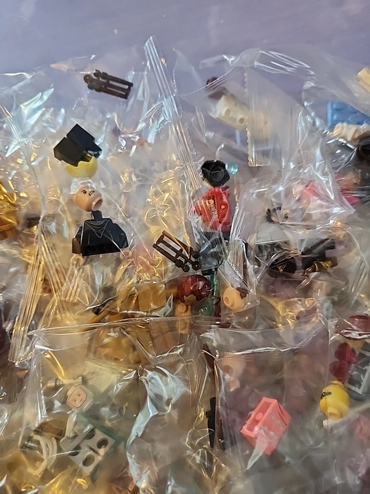 Lego Minifiguras Lote de 40 Aleatorias con Accesorios Paquetes Sellados + VEHÍCULOS SUELTOS Foto 3 de 4