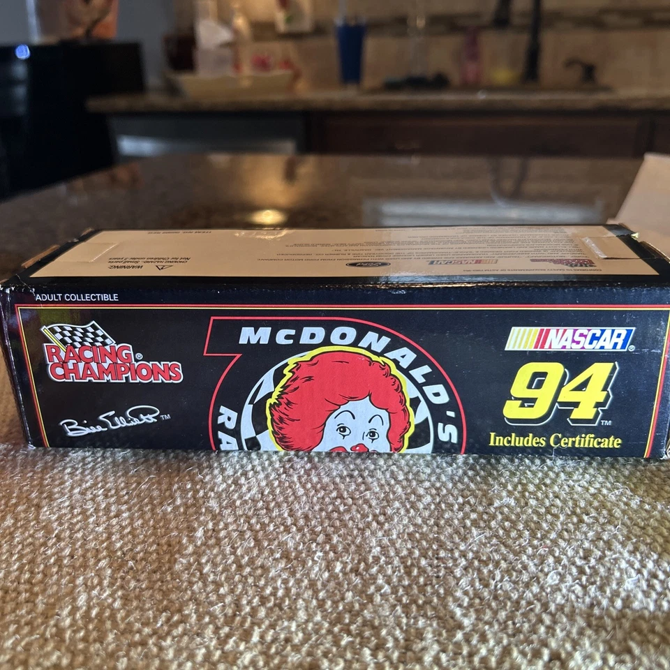 Coche diecast NASCAR 1998 de colección Bill Elliott #94 McDonalds Happy Meal escala 1:24 Foto 3 de 4