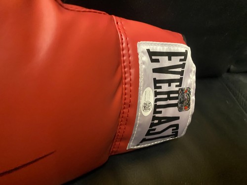 Guante de Boxeo Rojo Everlast Firmado por Mike Tyson Par de Zurdos Derechos Autógrafo JSA - Imagen 3 de 4