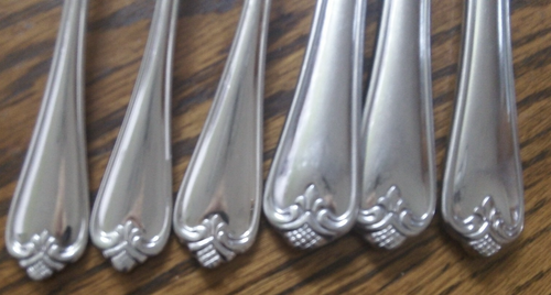 Reed & Barton Rosecliff 18/10, 6 Pc incl 1 steak knife,1 dinner& 1 Salad fork A5 - Picture 3 of 3
