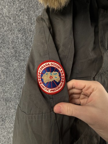 Canada Goose Down Fill Parka Jacket Hoodie Boys Youth Large Gray Coyote Trim - Picture 11 of 24