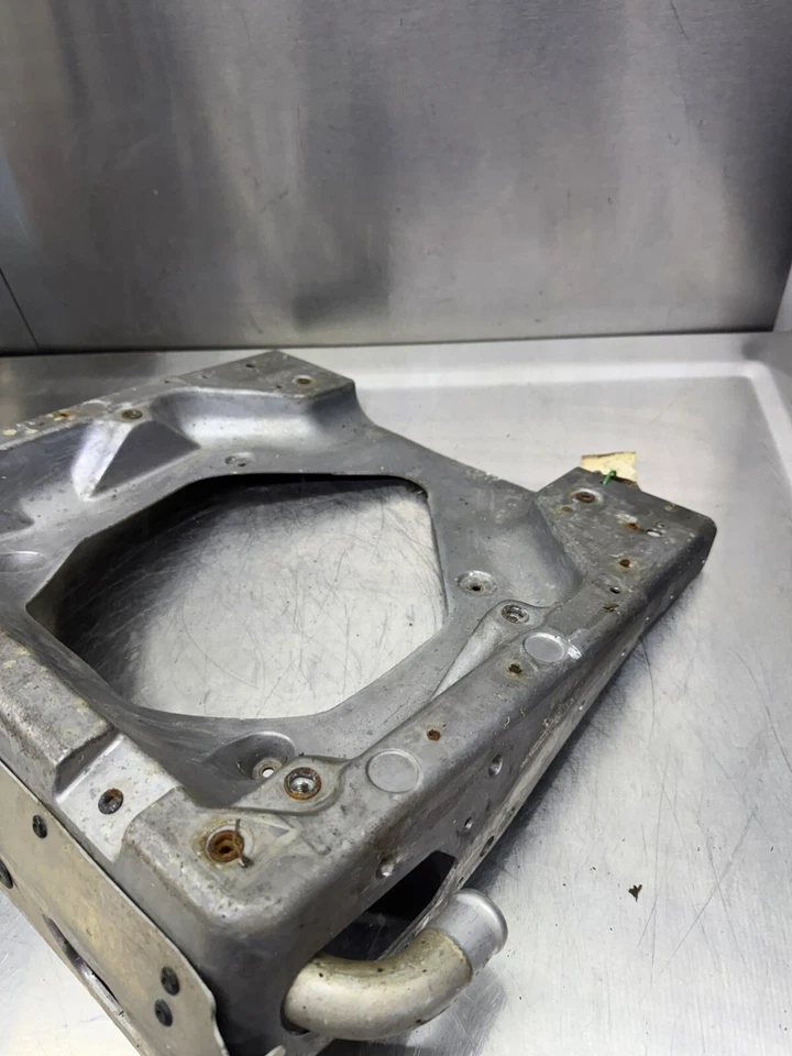 06 07 08 Yamaha Apex GT OEM Túnel Marco Trasero Refuerzo Soporte Tubo Refrigerante Foto 2 de 4