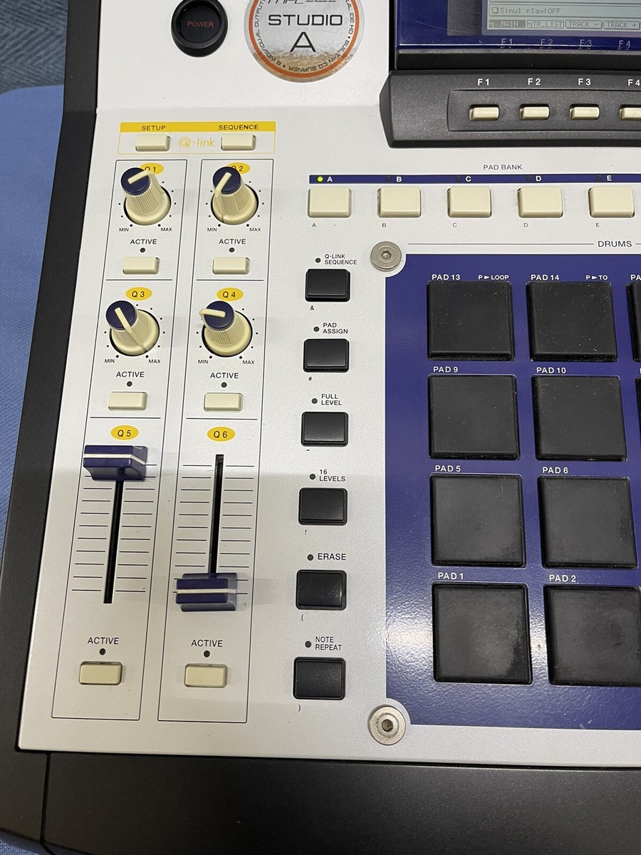 Akai MPC4000 Professional Music Production Center | eBay Akai MPC4000 Professional Music Production Center | eBay