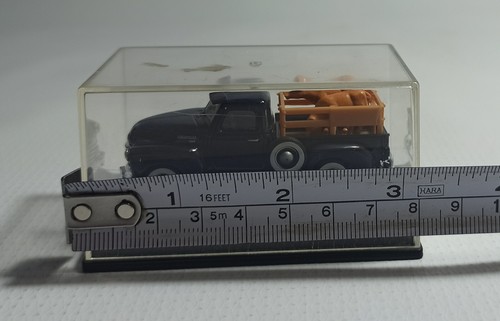 HONGWELL CARARAMA CHEVROLET 3100 PICK UP 1:72 DIECAST MINI TOY CAR w/ CASE - Picture 2 of 12