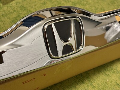 トップス poit Honda Genuine Jazz Fit GK3 Rear Tail Gate Chrome Garnish