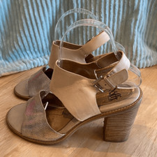 Sofft sling back tan heeled sandals